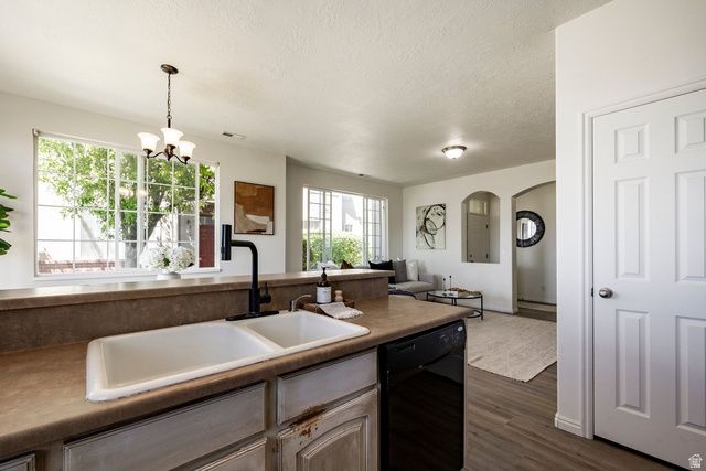 214 N BIRMINGHAM LN, North Salt Lake, UT 84054