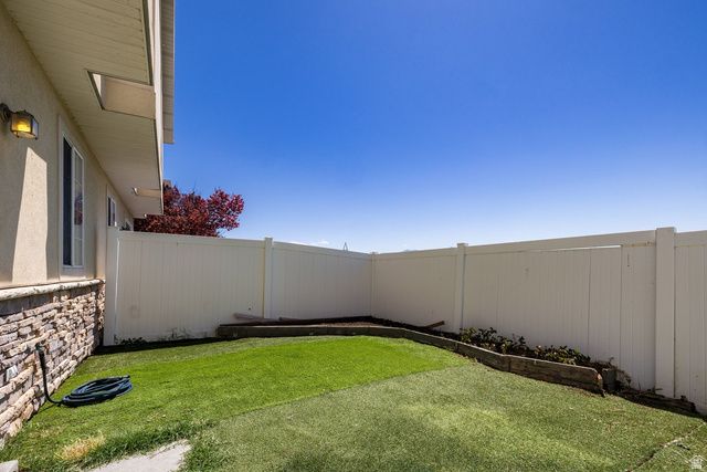 214 N BIRMINGHAM LN, North Salt Lake, UT 84054