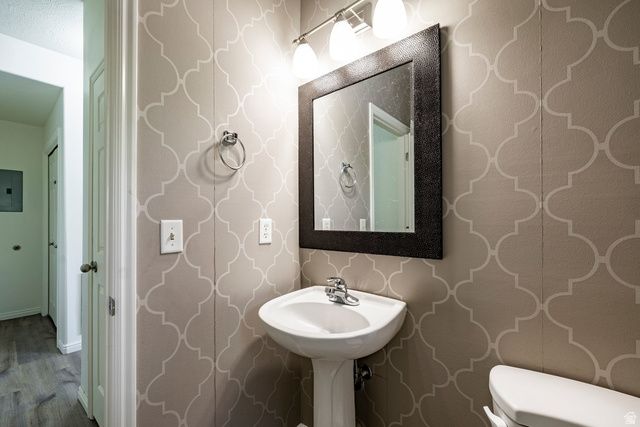 214 N BIRMINGHAM LN, North Salt Lake, UT 84054