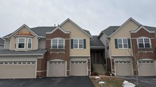 437 Pine Lake Circle, Vernon Hills, IL 60061
