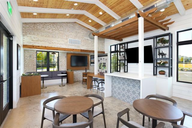 127 Summer DR, Elgin, TX 78621