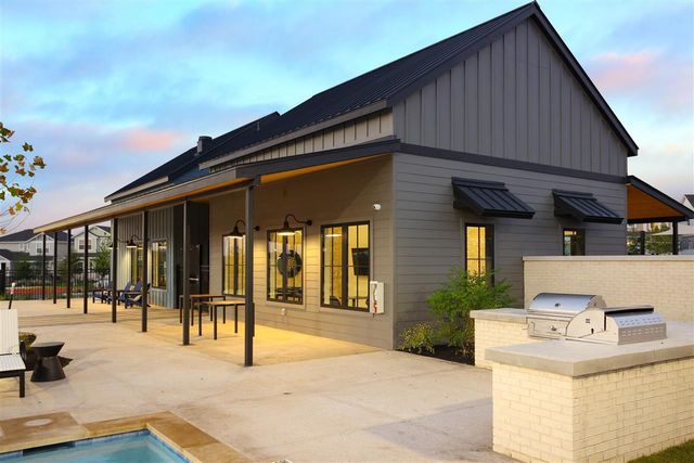 127 Summer DR, Elgin, TX 78621