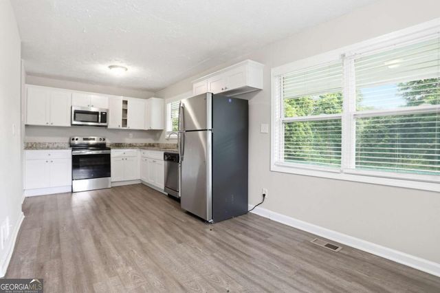 2370 Tiffany Circle, Decatur, GA 30035