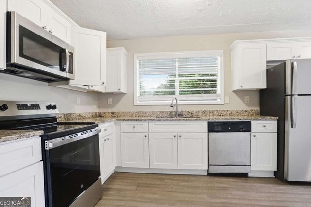 2370 Tiffany Circle, Decatur, GA 30035