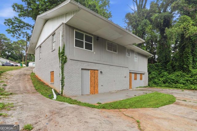 2370 Tiffany Circle, Decatur, GA 30035