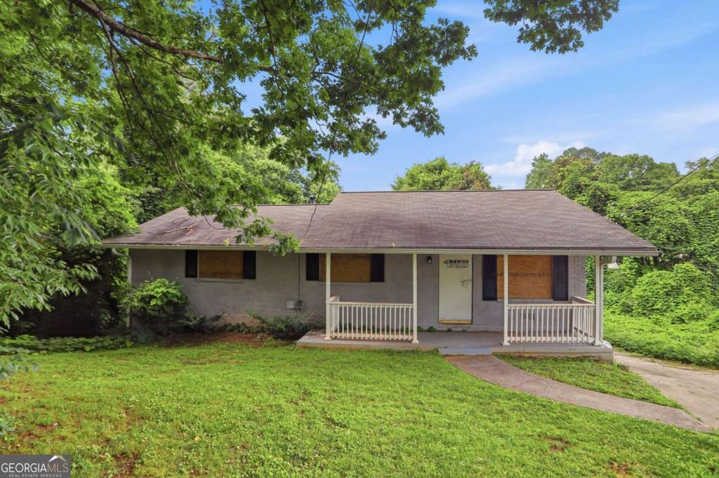 2370 Tiffany Circle, Decatur, GA 30035
