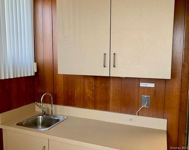 375 MAIN Street 20, Bay Shore, NY 11706