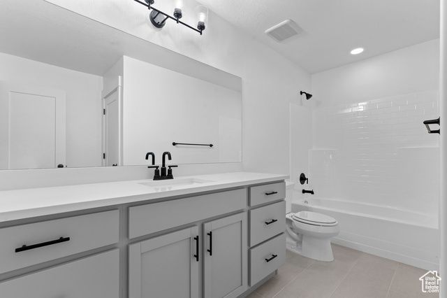 3186 W 2600 N, Clinton, UT 84015