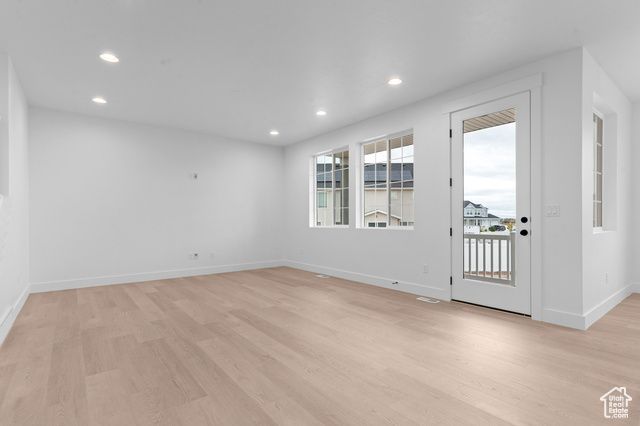 3186 W 2600 N, Clinton, UT 84015