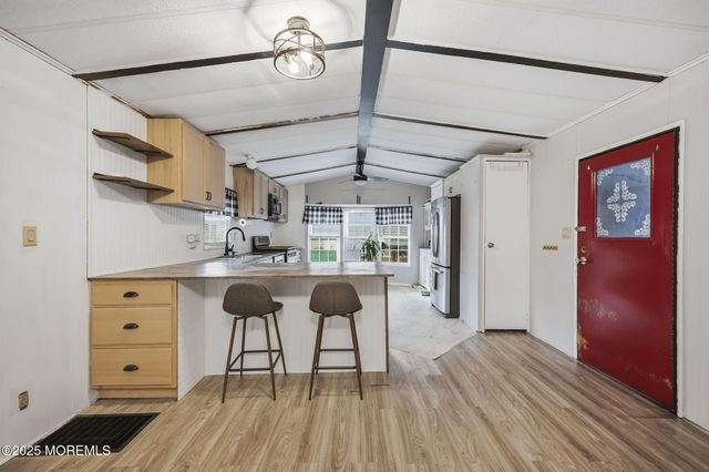 6 Taft Street, Howell, NJ 07731