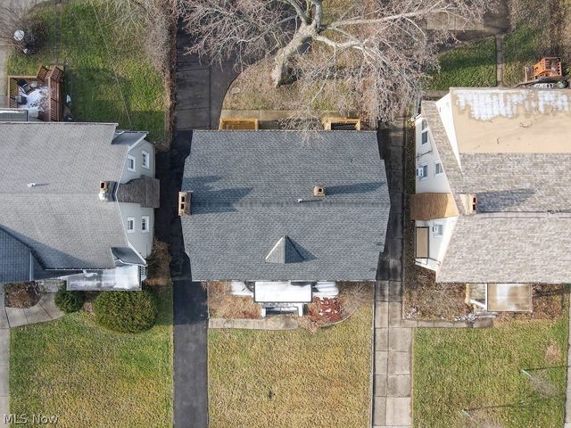 1686 Lee Road, Cleveland Heights, OH 44118