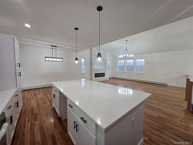 490 State Route 211, Cuddebackville, NY 12729