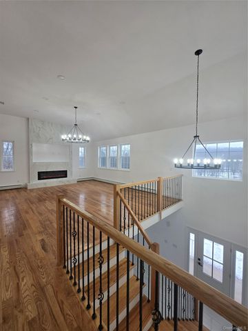 490 State Route 211, Cuddebackville, NY 12729
