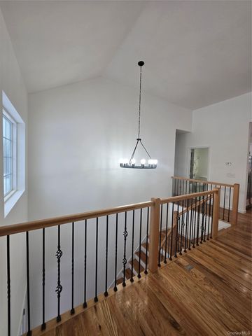 490 State Route 211, Cuddebackville, NY 12729