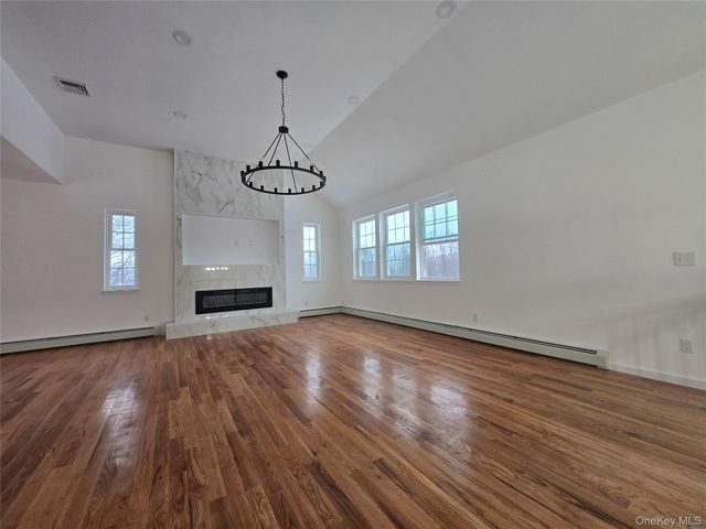 490 State Route 211, Cuddebackville, NY 12729