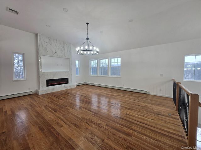 490 State Route 211, Cuddebackville, NY 12729