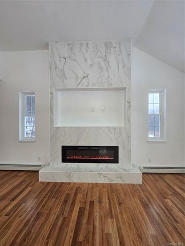 490 State Route 211, Cuddebackville, NY 12729