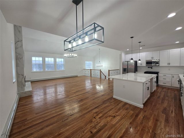 490 State Route 211, Cuddebackville, NY 12729