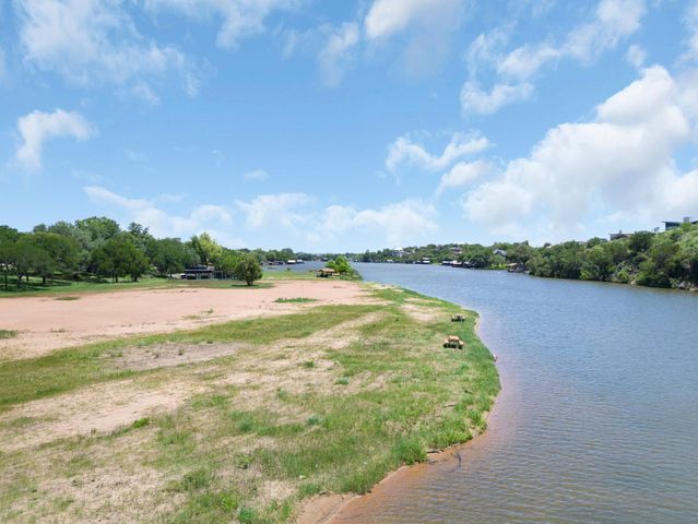 908 Sandy Mountain DR, Sunrise Beach, TX 78643