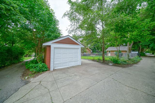 1535 Benton Street, Rockford, IL 61107