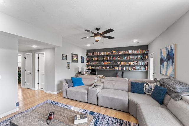 2101 N Affirmed Avenue, Springfield, MO 65802
