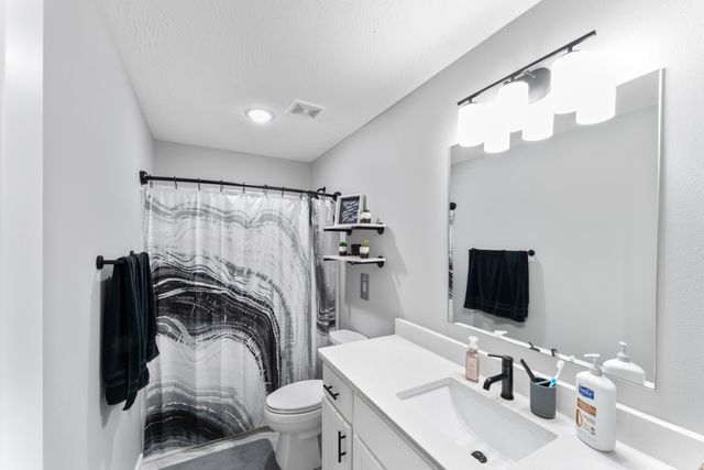 2101 N Affirmed Avenue, Springfield, MO 65802