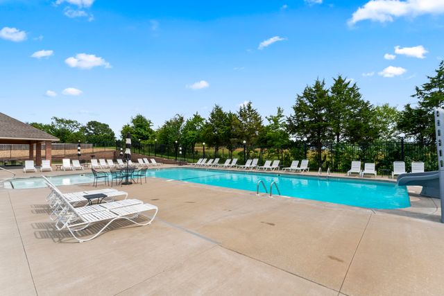 2101 N Affirmed Avenue, Springfield, MO 65802