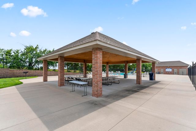 2101 N Affirmed Avenue, Springfield, MO 65802