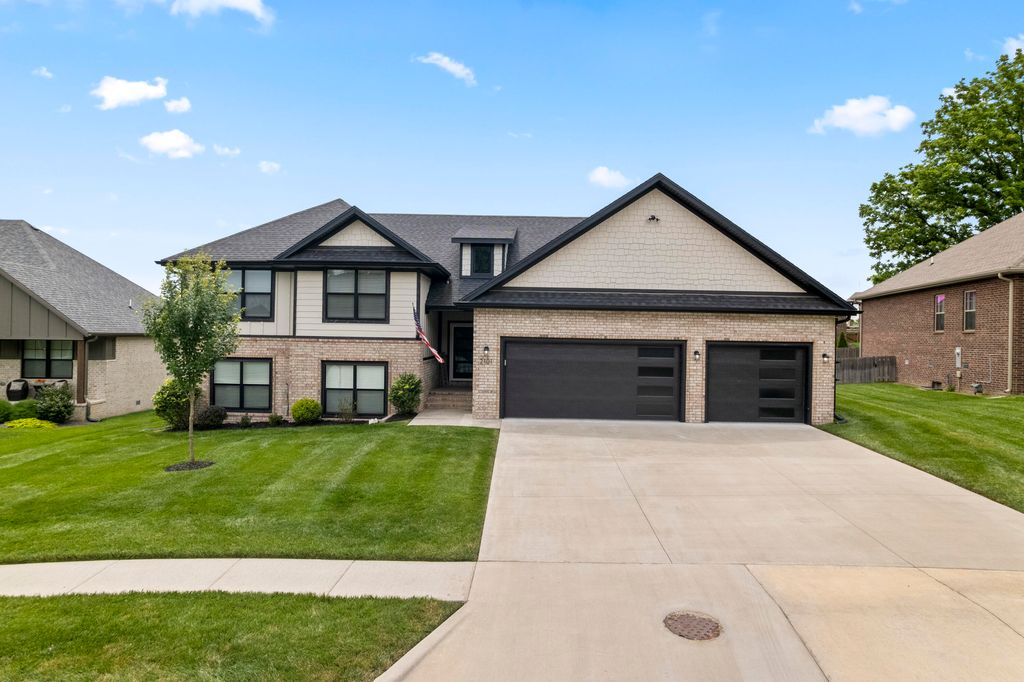 2101 N Affirmed Avenue, Springfield, MO 65802