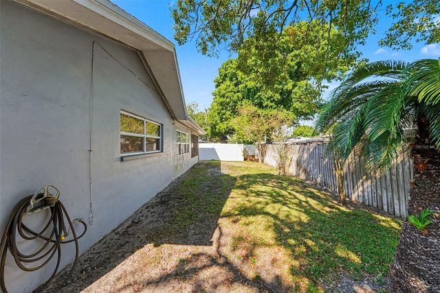 2561 BLACKWOOD CIRCLE, Clearwater, FL 33763