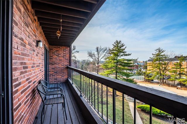 539 Coeur De Royale Drive 307, Creve Coeur, MO 63141