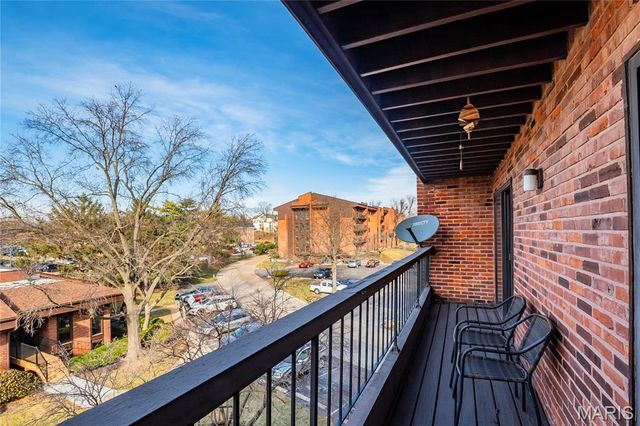 539 Coeur De Royale Drive 307, Creve Coeur, MO 63141