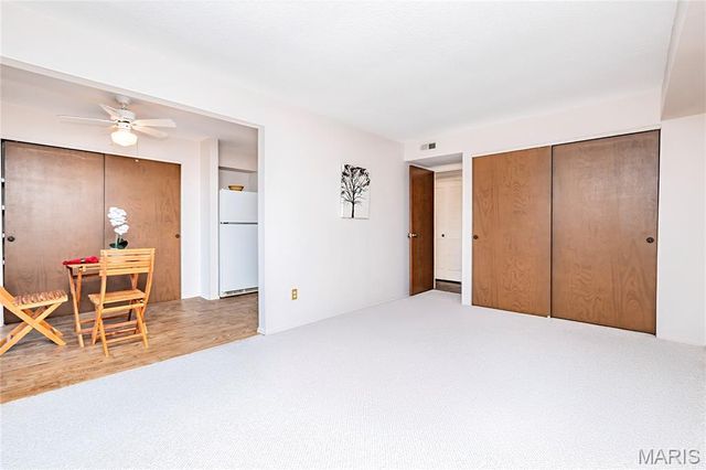 539 Coeur De Royale Drive 307, Creve Coeur, MO 63141