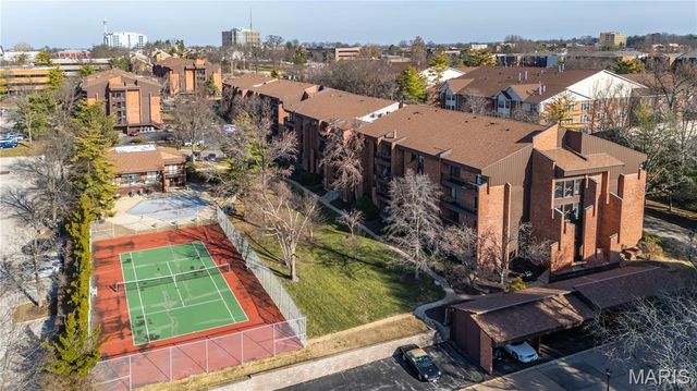 539 Coeur De Royale Drive 307, Creve Coeur, MO 63141