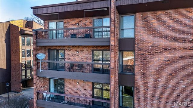 539 Coeur De Royale Drive 307, Creve Coeur, MO 63141