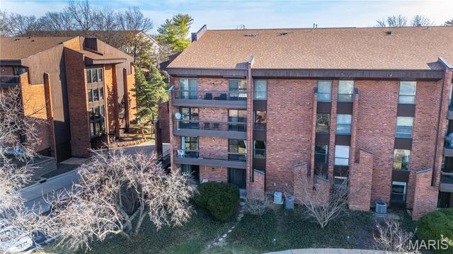 539 Coeur De Royale Drive 307, Creve Coeur, MO 63141