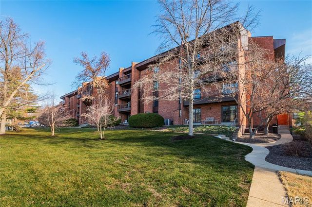 539 Coeur De Royale Drive 307, Creve Coeur, MO 63141