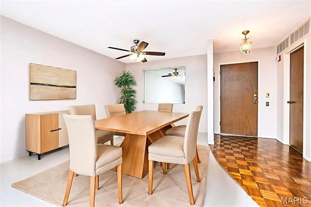 539 Coeur De Royale Drive 307, Creve Coeur, MO 63141