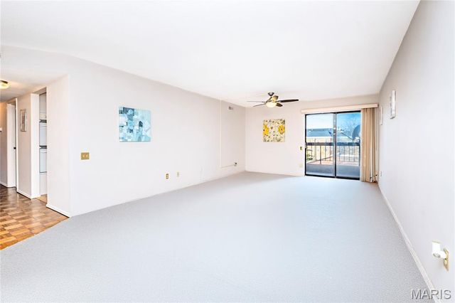 539 Coeur De Royale Drive 307, Creve Coeur, MO 63141