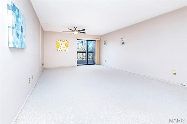 539 Coeur De Royale Drive 307, Creve Coeur, MO 63141