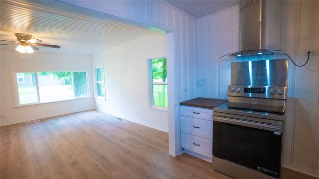 401 W Carolina Street, Palestine, TX 75803