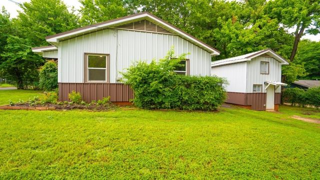 401 W Carolina Street, Palestine, TX 75803
