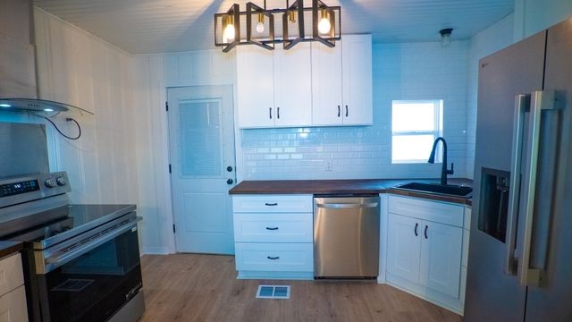 401 W Carolina Street, Palestine, TX 75803