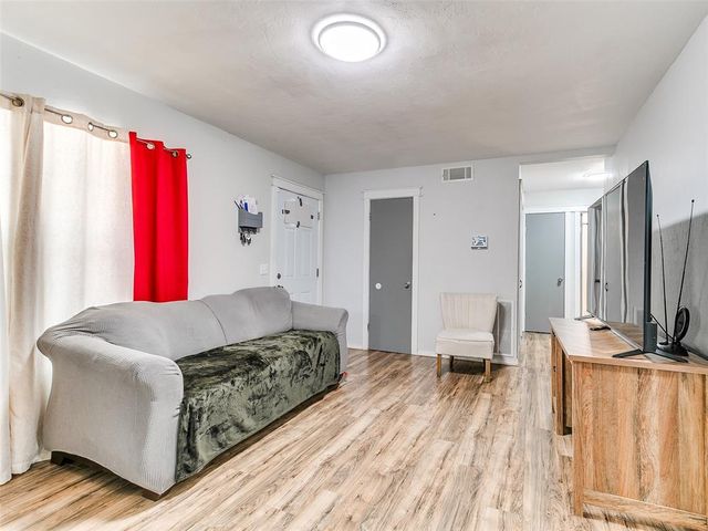 2216 SW 60th Streets, Oklahoma City, OK 73159