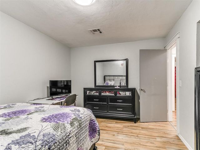 2216 SW 60th Streets, Oklahoma City, OK 73159