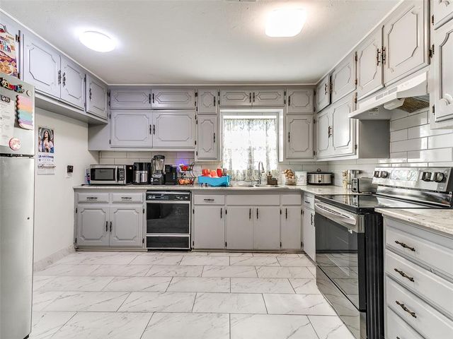 2216 SW 60th Streets, Oklahoma City, OK 73159