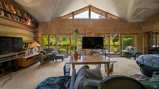 1 Alamo Way, Lagunitas, CA 94938