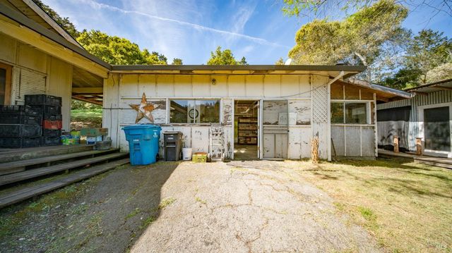 1 Alamo Way, Lagunitas, CA 94938