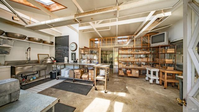 1 Alamo Way, Lagunitas, CA 94938