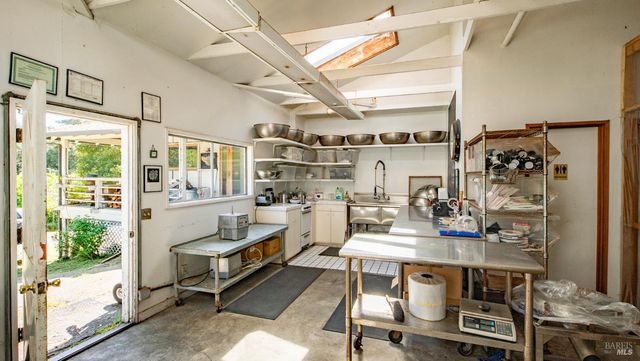 1 Alamo Way, Lagunitas, CA 94938